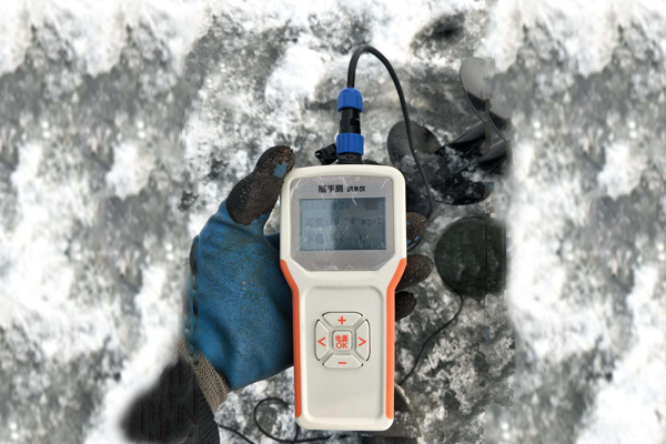 Portable dissolved oxygen meter for Northeast aquaculture farms, with accurate, rapid and stable measurement data